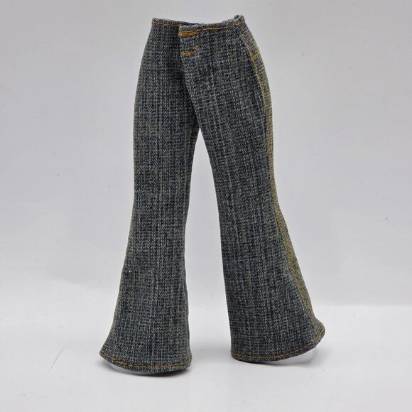 Bratz Jade Doll Style It Denim Jeans Bell Bottom 1st Edition - Picture 2 of 4